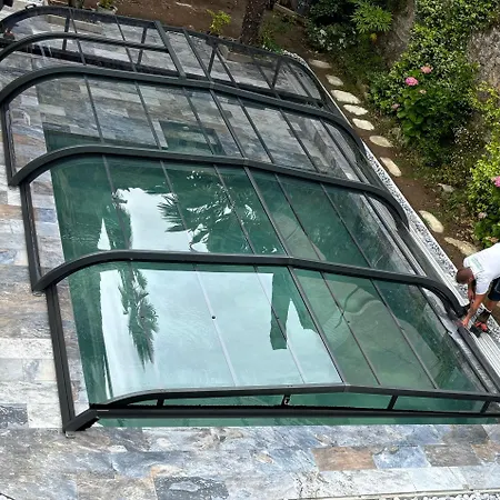 L'hematite بيت للعطل