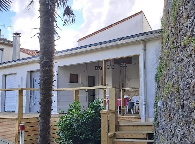 بيت للعطل L'hematite